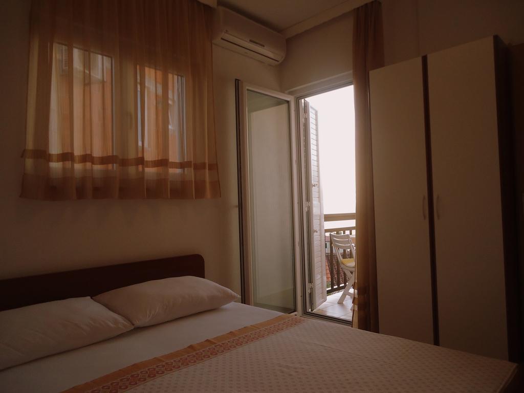 Apartments Mandic Tucepi Bilik gambar
